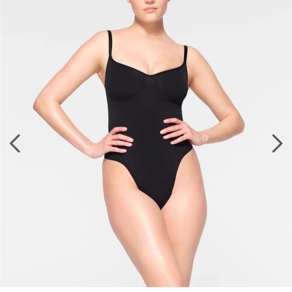 SKIMS Other - Skims Seamless Sculpt Thong Bodysuit in Onyx NWOT
